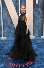LESLIE MANN at Vanity Fair Oscar Party in Beverly Hills 03/12/2023