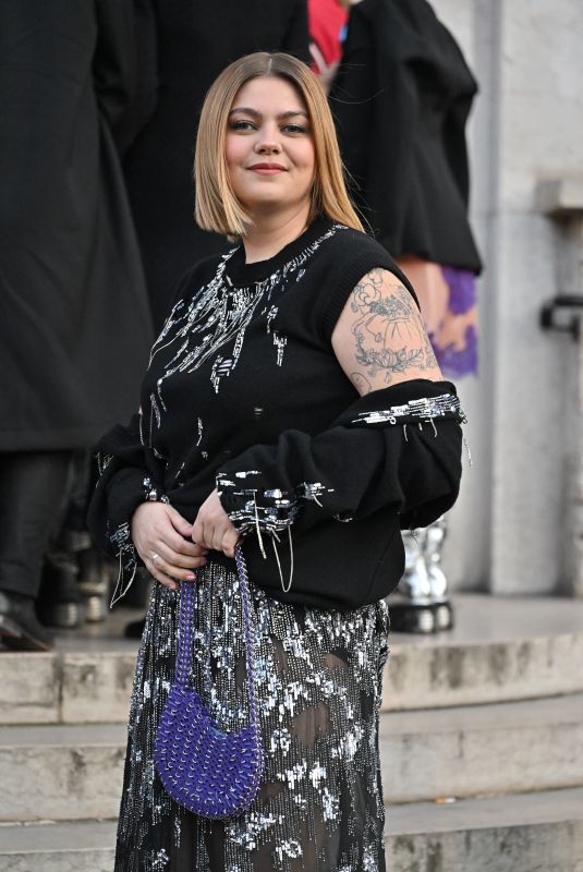 LOUANE Arrives at Paco Rabanne Fashion Show in Paris 03/01/2023