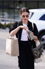 LUCY HALE Shopping at Madewell Clothing Store in Studio City 03/13/2023