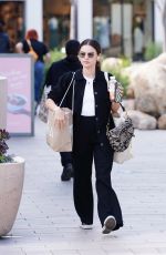 LUCY HALE Shopping at Madewell Clothing Store in Studio City 03/13/2023