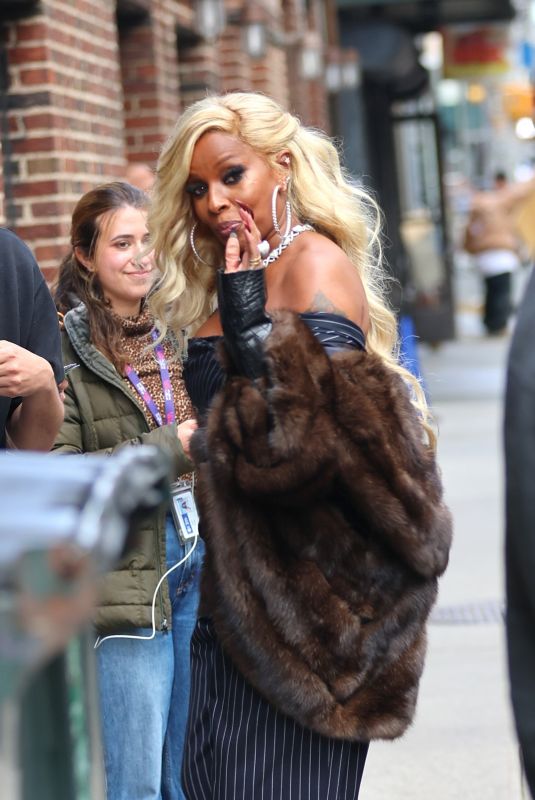 MARY J BLIGE Arrives at Late Show with Stephen Colbert in New York 03/28/2023