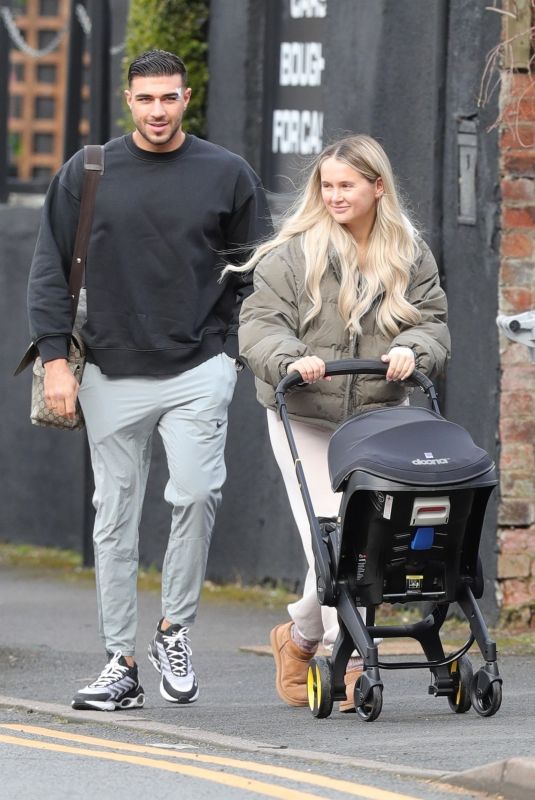 MOLLY MAE HAGUE and Tommy Furry Out for Lunch with Her Baby in Manchester 03/01/2023