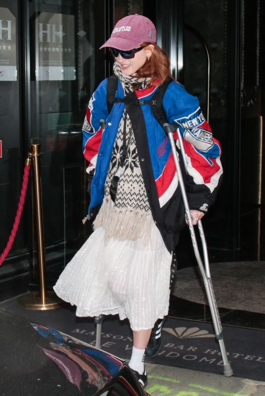 NATALIA DYER Leaves Her Hotel with Crutches in Paris 03/27/2023
