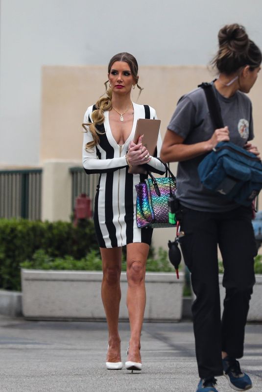NICOLE YOUNG Films Selling Sunset Outside of Oppenheim Offices in Los Angeles 03/16/2023