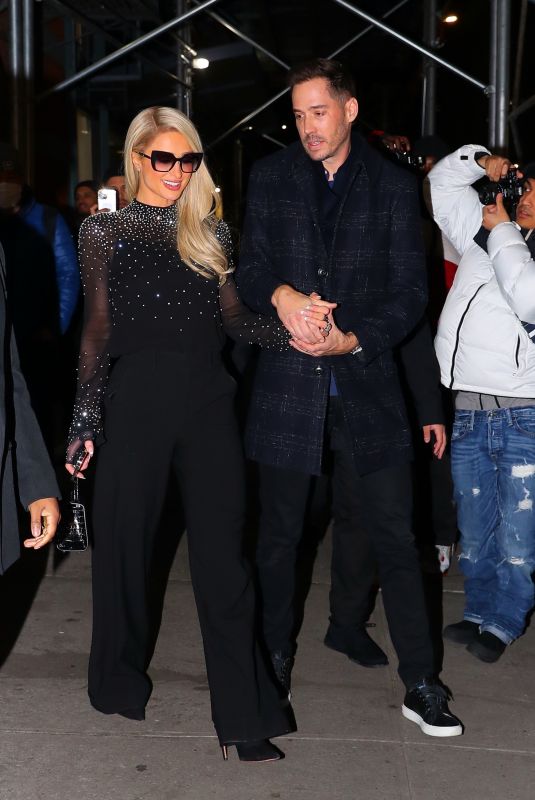 PARIS HILTON and Carter Reum Leaves Barnes & Noble in New York 03/15/2023