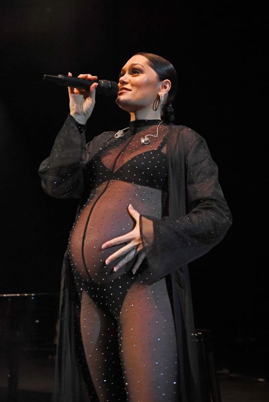 Preganant JESSIE J Performs at Shepherd