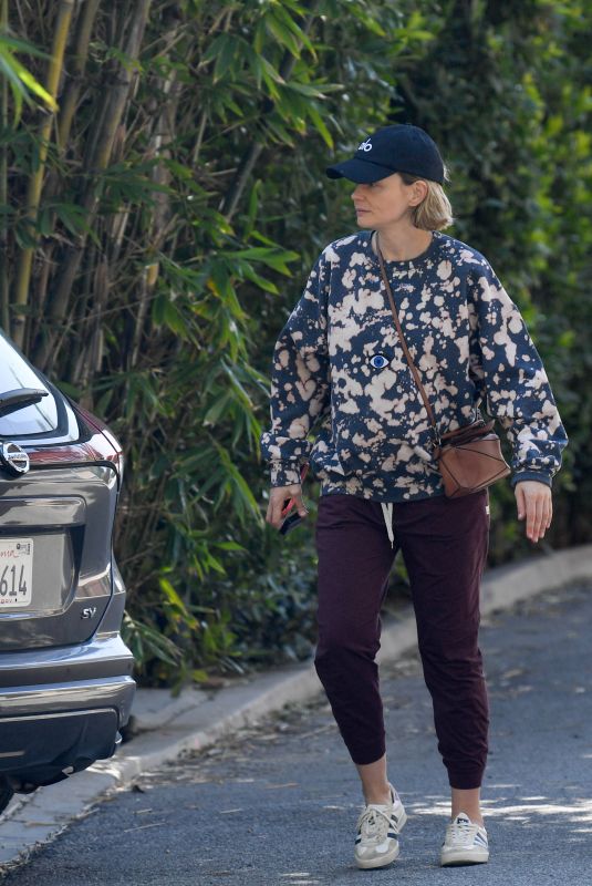 Pregnant CAREY MULLIGAN Out in Los Angeles 03/28/2023