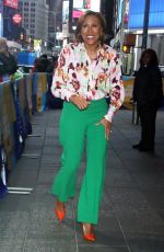 ROBIN ROBERTSON Arrives at Good Morning America in New York 03/23/2023
