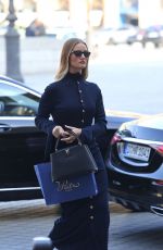 ROSIE HUNTINGTON-WHITELEY Out at Paris Fashion Week 03/02/2023