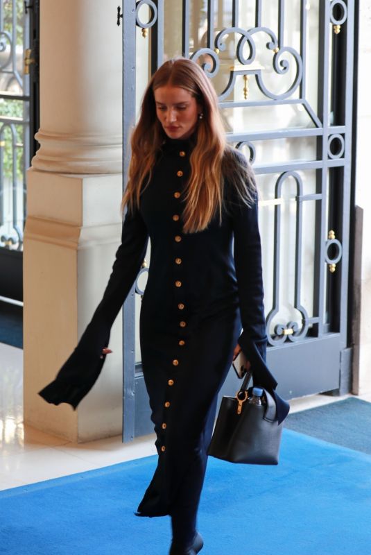 ROSIE HUNTINGTON-WHITELEY Returning to Ritz Hotel in Paris 03/02/2023