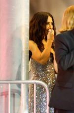 SALMA HAYEK Scarfs a Burger at Vanity Fair Oscars After Party 03/12/2023