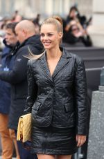SAMARA WEAVING at Louis Vuitton Womenswear Fall/winter 2023-2024 Show at Paris Fashion Week 03/06/2023