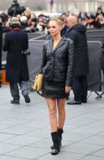 SAMARA WEAVING at Louis Vuitton Womenswear Fall/winter 2023-2024 Show at Paris Fashion Week 03/06/2023