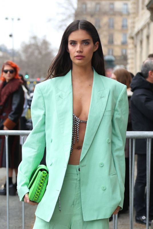 SARA SAMPAIO at Stella McCartney Womenswear Fall/Winter 2023-2024 Show at Paris Fashion Week 03/06/2023