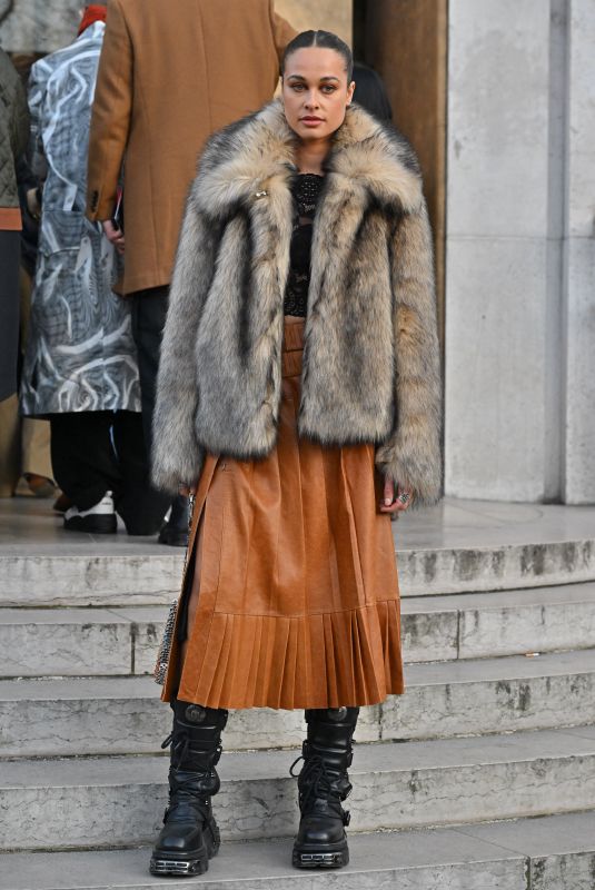 SARAH LYSANDER Arrives at Paco Rabanne Fashion Show in Paris 03/01/2023