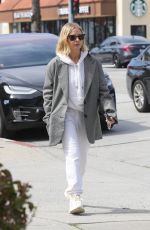 SARAH MICHELLE GELLAR Out Shopping in Brentwood 03/17/2023