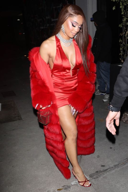 SAWEETIE Arrives at Craig