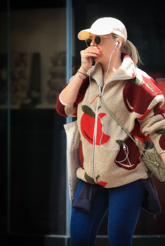 SCARLETT JOHANSSON Out and About in New York 03/27/2023
