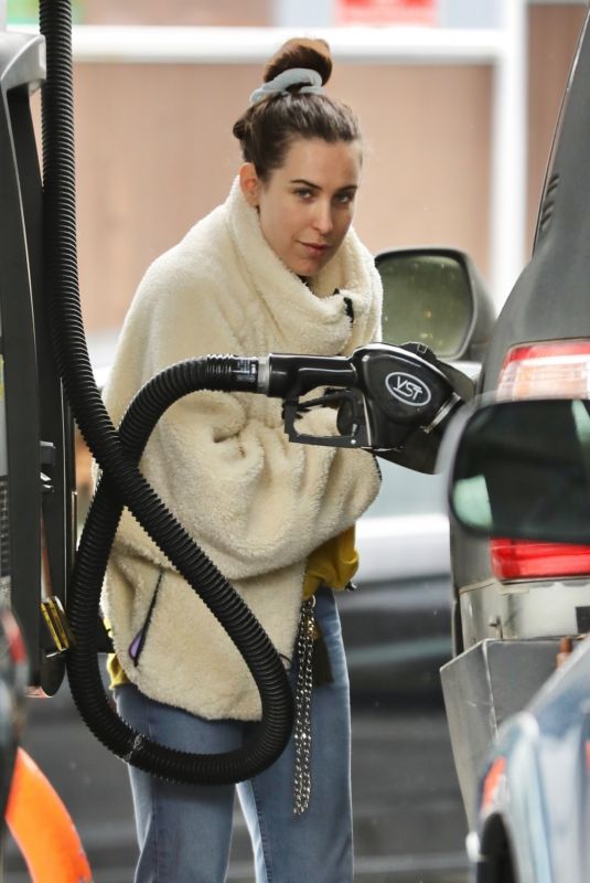 SCOUT WILLIS at Gas Station in Los Angeles 03/30/2023