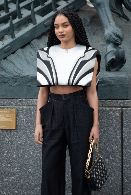 SHARON ALEXIE at Louis Vuitton Womenswear Fall/winter 2023-2024 Show at Paris Fashion Week 03/06/2023
