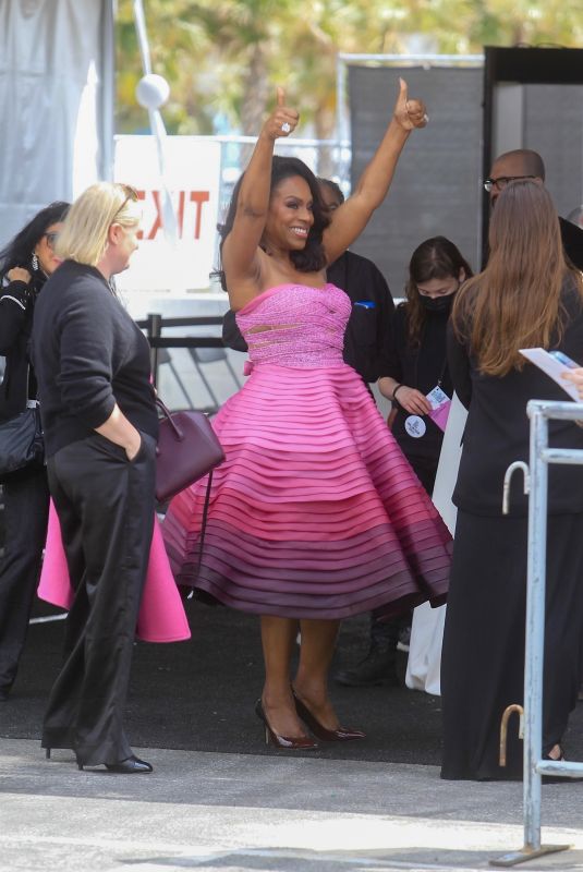 SHERYL LEE RALPH Arrives at 2023 Film Independent Spirit Awards in Santa Monica 03/04/2023