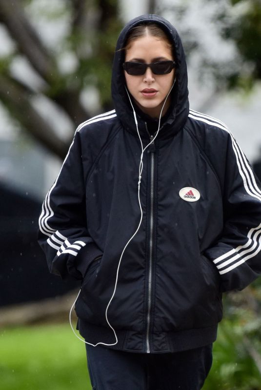 SIMI KHADRA Out and About in Beverly Hills" (23.03.2023)