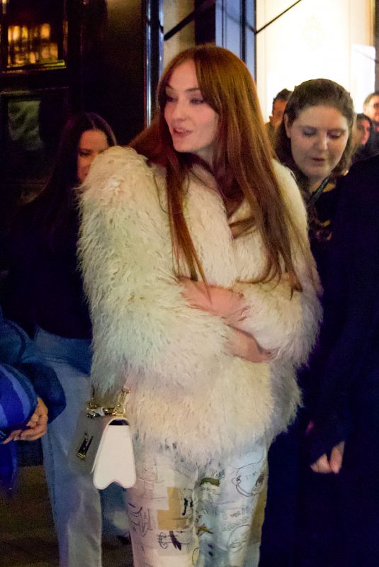 SOPHIE TURMER Leaves Costes Restaurant in Paris 03/03/2023