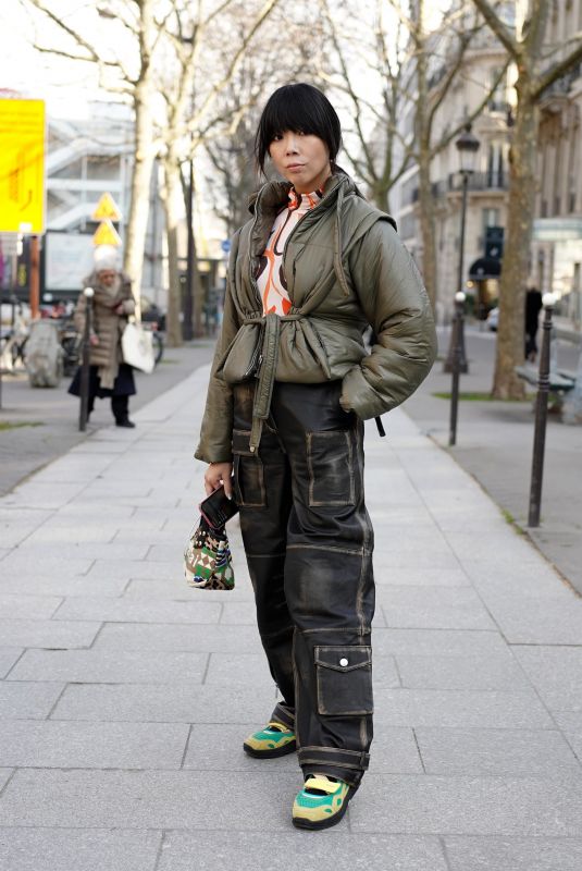 SUSANNA LAU Out at Paris Fashion Week 03/01/2023