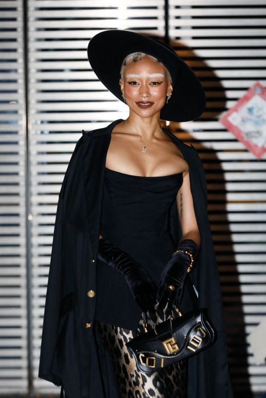 TATI GABRIELLE Arrives at Balmain Womenswear Fall/Winter 2023-2024 Show at Paris Fashion Week 03/01/2023