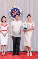 VAENSSA HUDGENS is Honored with the Gglobal Tourism Ambassador Award in Manila 03/30/2023