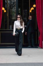 VICTORIA BECKHAM Leaves Her Hotel in Paris 03/03/2023