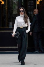 VICTORIA BECKHAM Leaves Her Hotel in Paris 03/03/2023