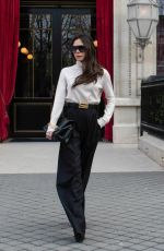 VICTORIA BECKHAM Leaves Her Hotel in Paris 03/03/2023