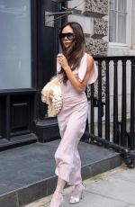 VICTORIA BECKHAM Leaves Her Shop in Dover Street in London 03/23/2023