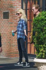 ALISON MOSSHART and Damian Lewis Out in New York 04/23/2023