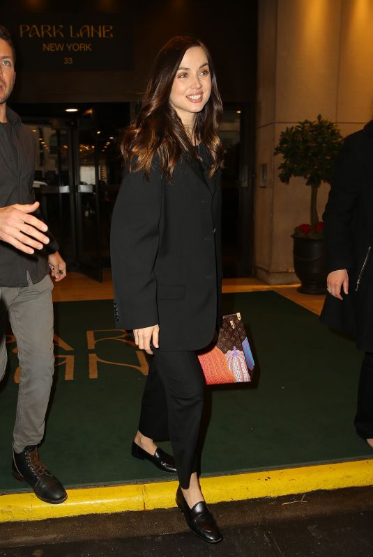 ANA DE ARMAS Leaves Ghosted Press Conference in New York 04/04/2023