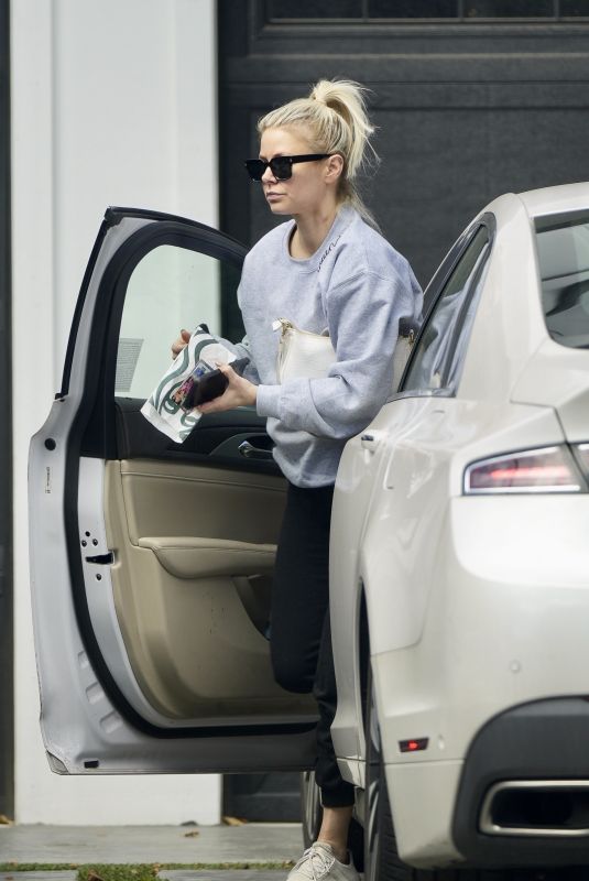 ARIANA MADIX Arrives Back to Her House Los Angeles 04/03/2023