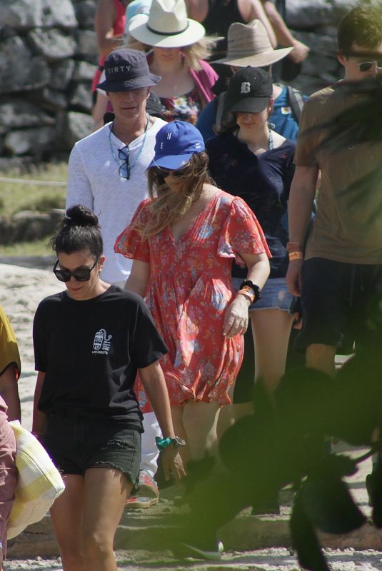 BILLIE LOURD and Austen Rydell on Vacation in Cancun 04/04/2023