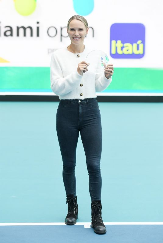 CAROLINE WOZNIACKI Inducted into Orange Bowl Hall of Fame at 2023 Miami Open at Hard Rock Stadium 03/30/2023