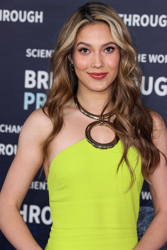 EILEEN GU at 9th Annual Breakthrough Prize Ceremony in Los Angeles 04/15/2023