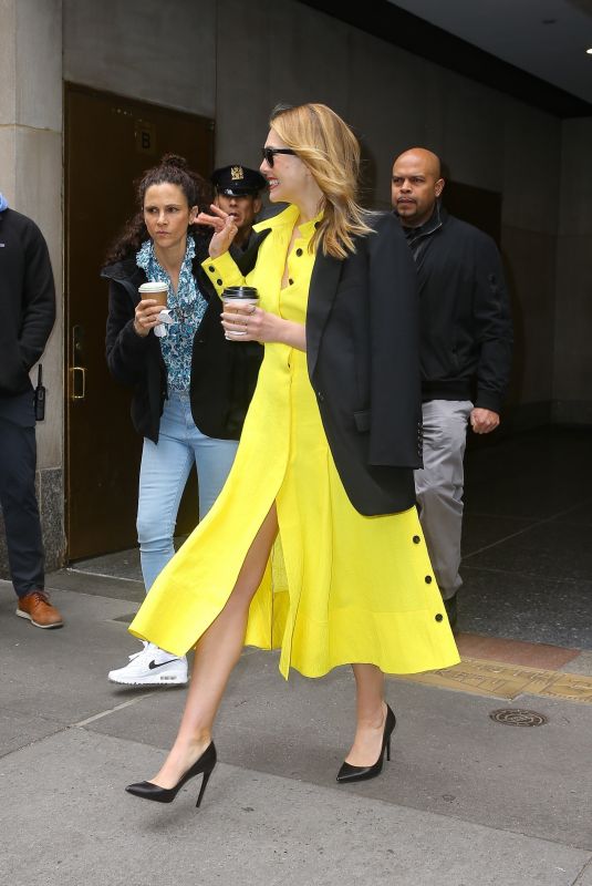ELIZABETH OLSEN Greeting Fans Out in New York 04/19/2023