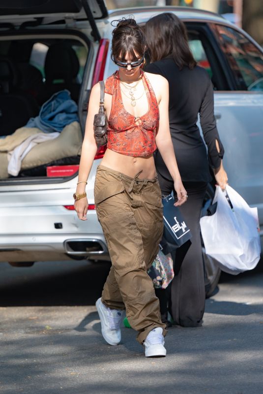 EMILY RATAJKOWSKI Out Shopping in New York 04/21/2023