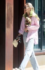 GIGI HADID Arrives at Her Apartment in New York 04/20/2023