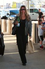 GISELE BUNDCHEN Leaves Her Hotel in New York 04/12/2023