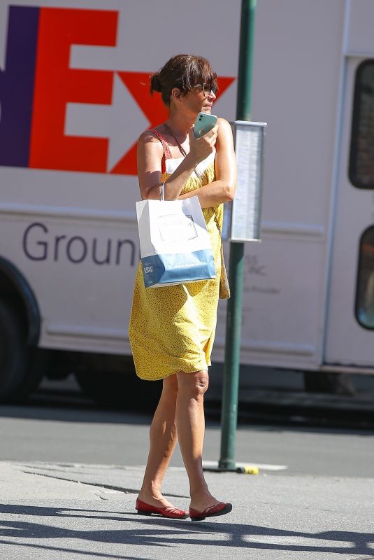 HELENA CHRISTENSEN Grabs Italian Food from Via Porta in New York 04/12/2023