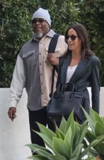 INES DE RAMON Out with a Friend for Coffee in Los Angeles 04/07/2023 