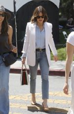 JENNIFER GARNER Arrives at LA Times Festival of Books 2023 at University of Southern California 04/22/2023