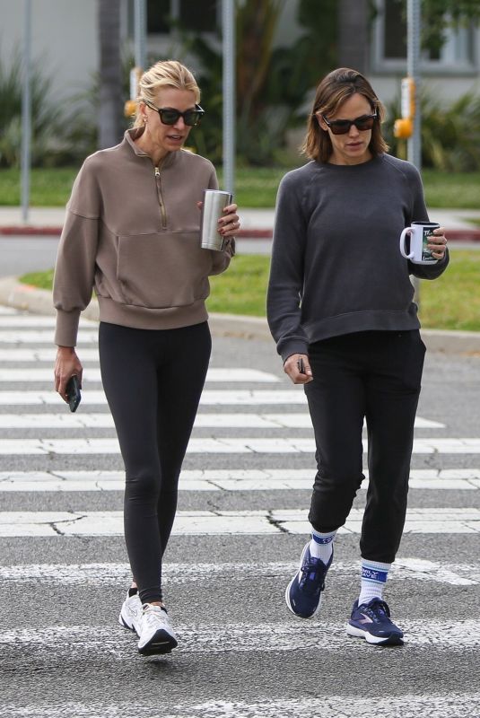 JENNIFER GARNER Out for Morning Coffee with a Friend in Brentwood 04/25/2023