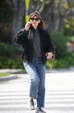 JENNIFER GARNER Picks up Her Son Samuel at School in Santa Monica 04/17/2023