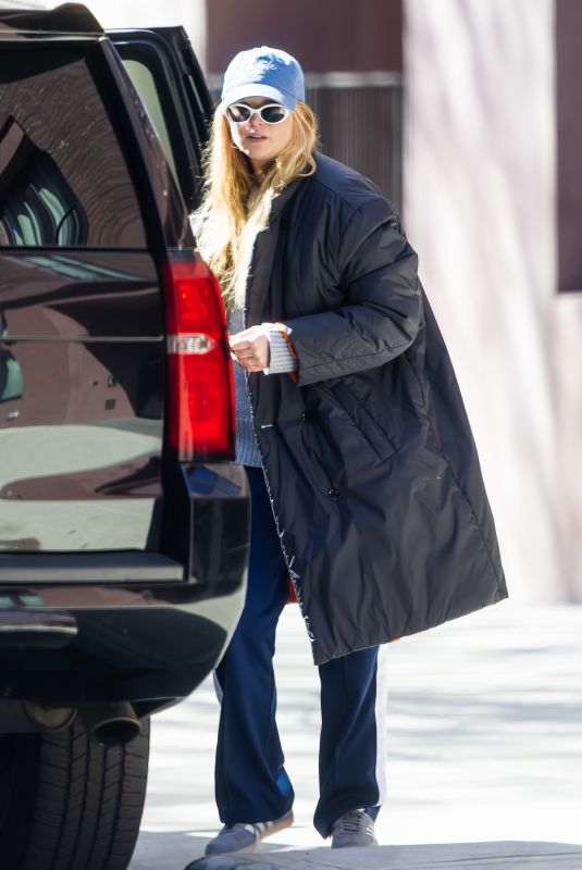 JENNIFER LAWRENCE Out on Easter Sunday in New York 04/09/2023